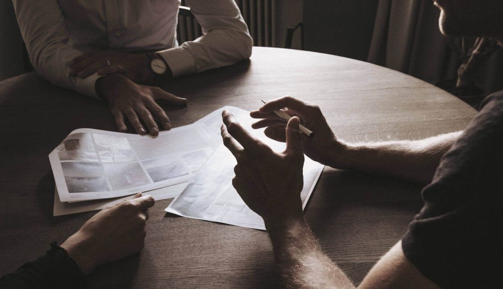 Synonyms that can be used to avoid business buzzwords